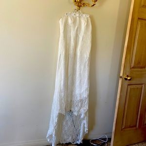 Lace Mellifluous Strapless Appliqué Verge Wedding Dress